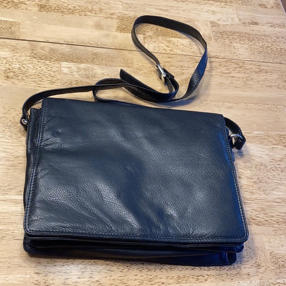 Bundle of four bags - Picture 7 of 13